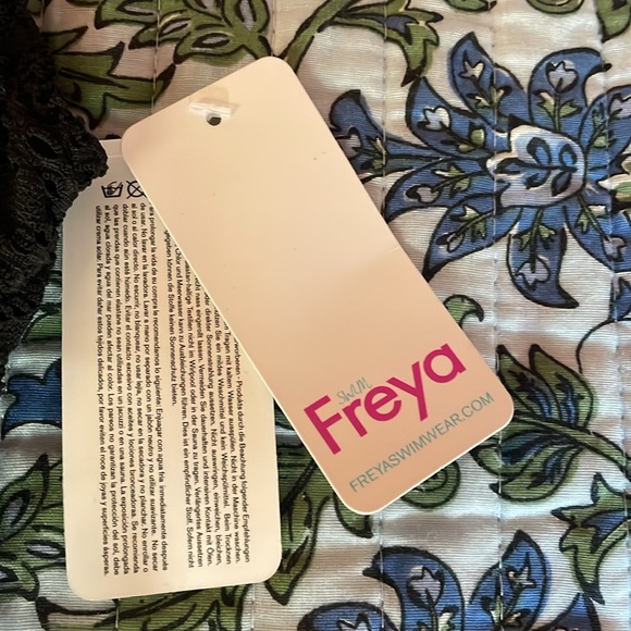 Freya Sundance - Black Crochet Cover Up Dress - NWT - M - Picture 4 of 4